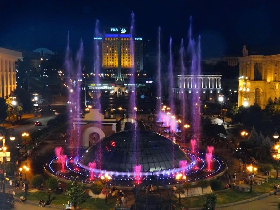 Apartment With View On Inpedendence Square Khreshchatyk เคียฟ ภายนอก รูปภาพ