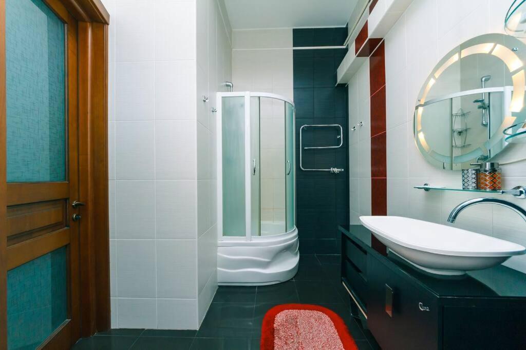 Apartment With View On Inpedendence Square Khreshchatyk เคียฟ ภายนอก รูปภาพ