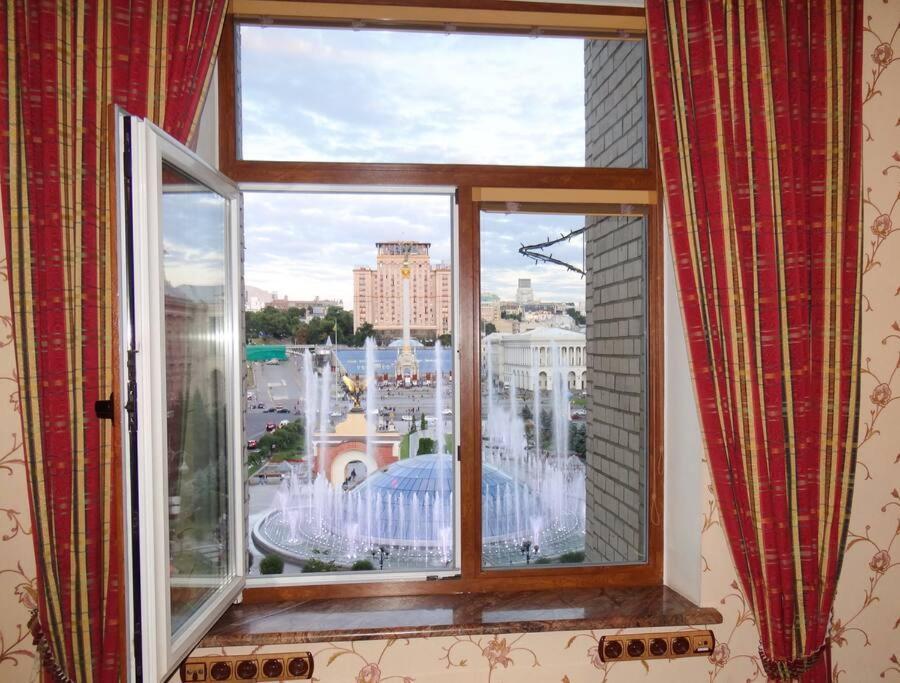 Apartment With View On Inpedendence Square Khreshchatyk เคียฟ ภายนอก รูปภาพ